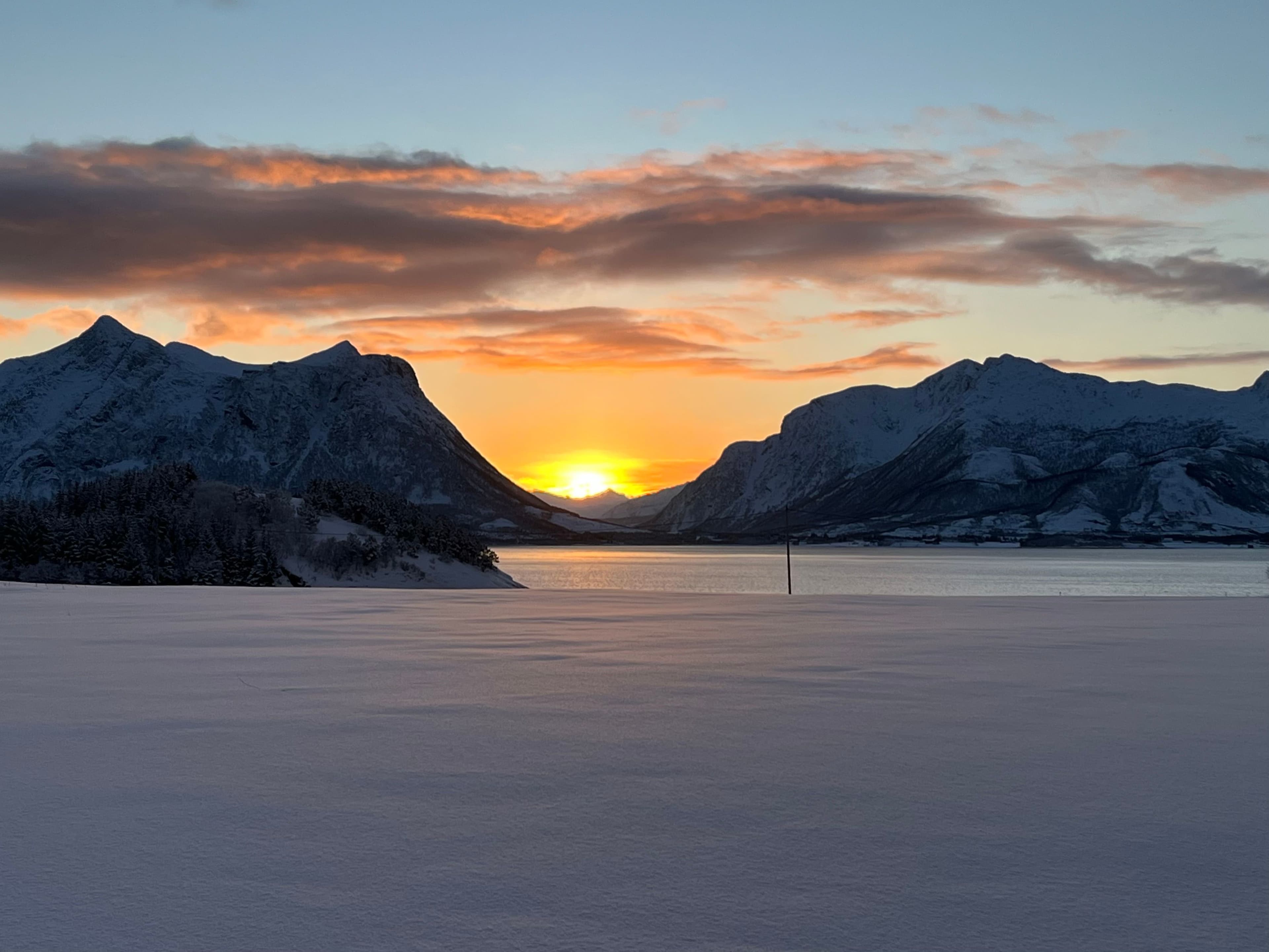 Søndag, finvær, skiføre og nærtur.