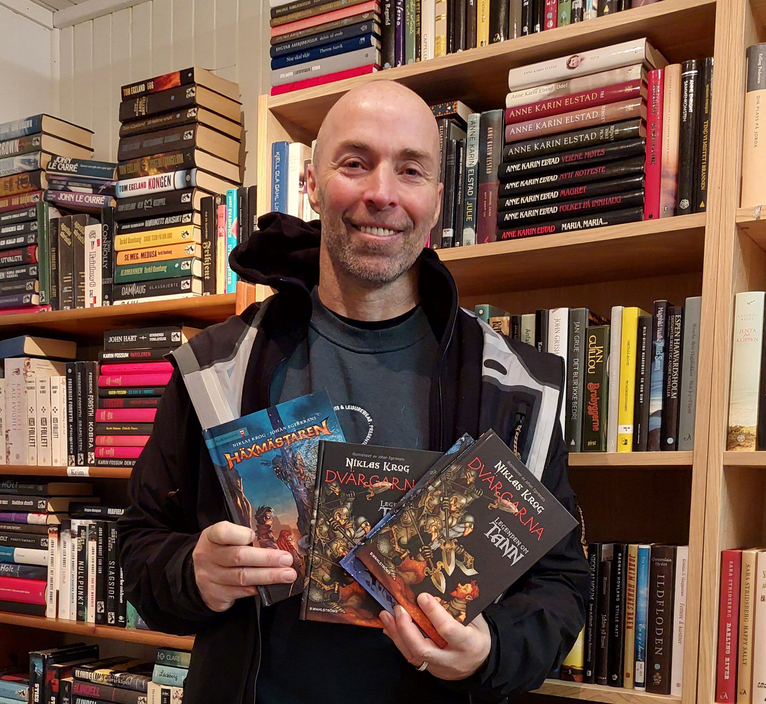 Fant sine egne bøker i Meløysjøen minibibliotek